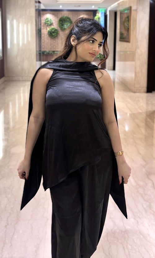 Rooshy Black solid satin halter neck top