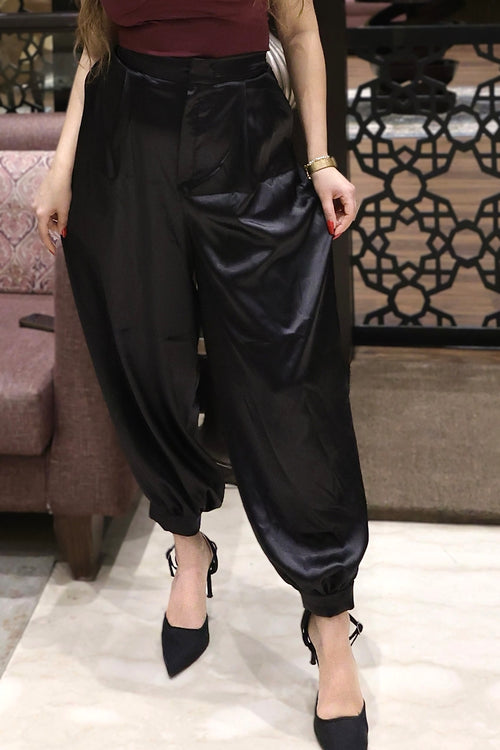Rooshy black solid balloon pants women