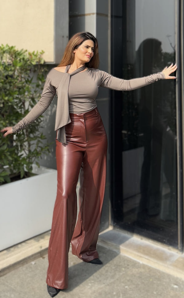 Rooshy brown solid flared high waist pants
