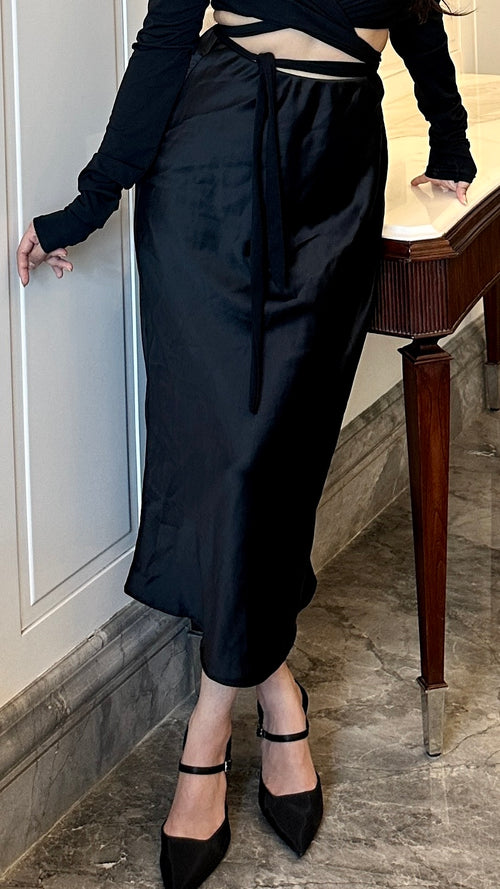 Rooshy black solid satin long skirt
