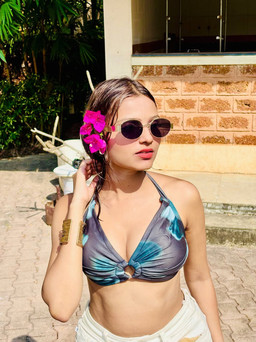 rooshy fashion outfit at goa beach